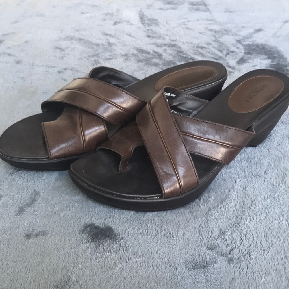 Sonoma sandals